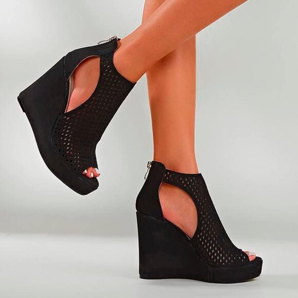 Chinese Laundry Platform Sandals 7.5 Black Wedge Peep Toes Zipper Closure - Picture 2 of 10